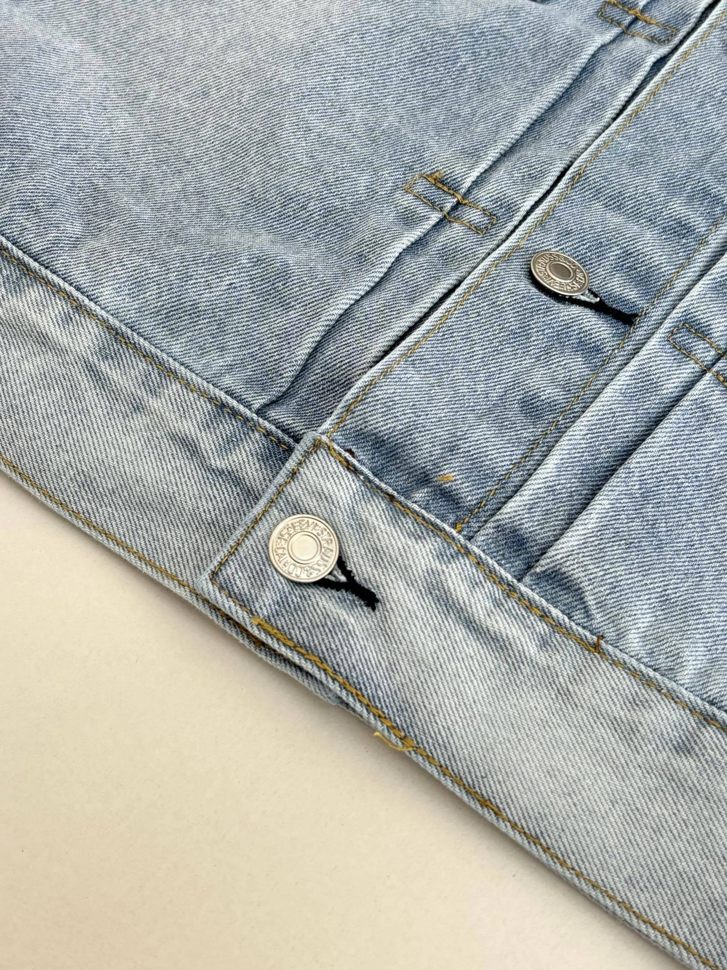 wg.luxury-- 8V Levi’s x Nike embroidery item: E-F431J1722
